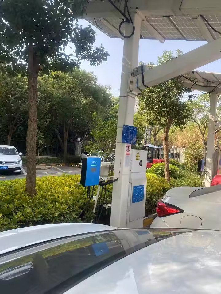 Customized Solar Carport System: Efficient and Cost-Effective Solutions 